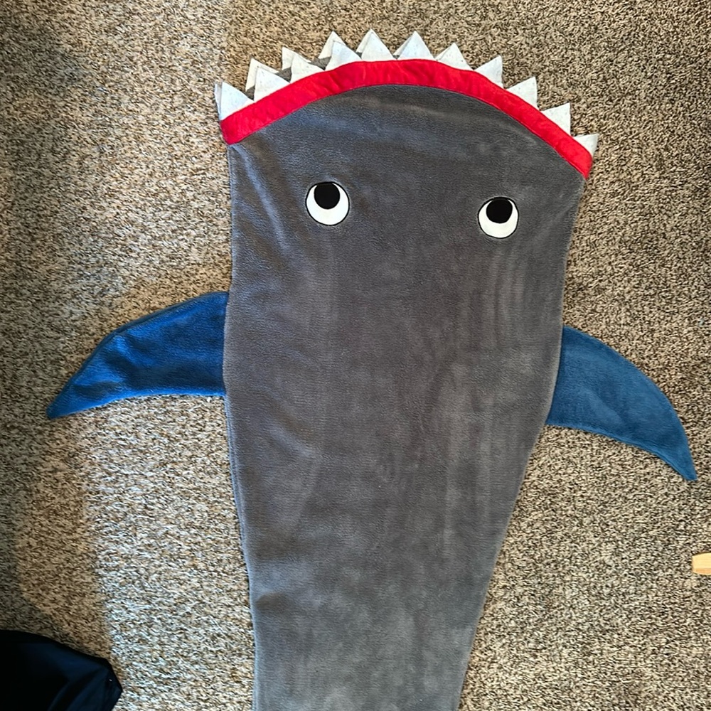 Blankie Tails shark blanket